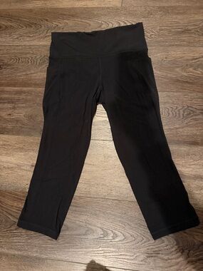 Athleta Black Capri Leggings